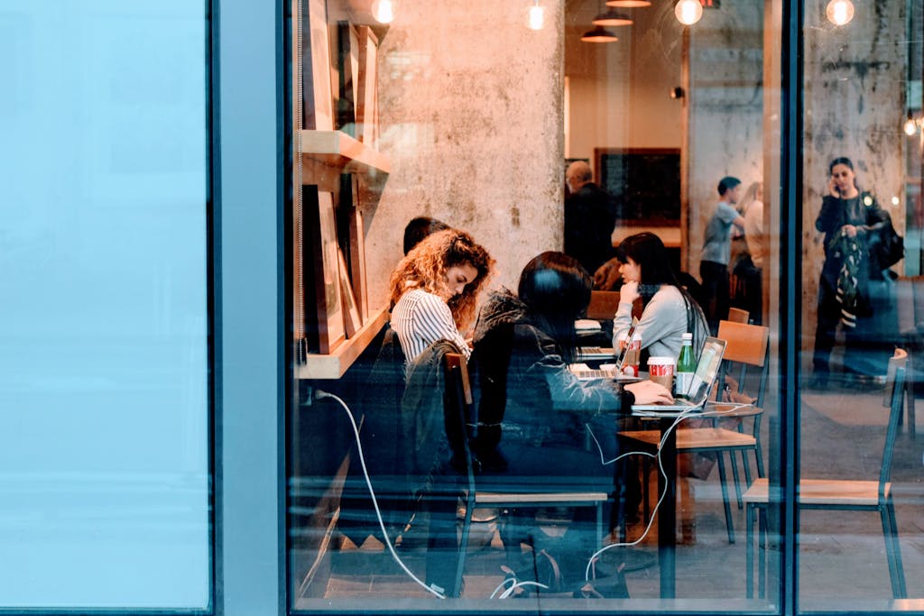 Women in Cafe